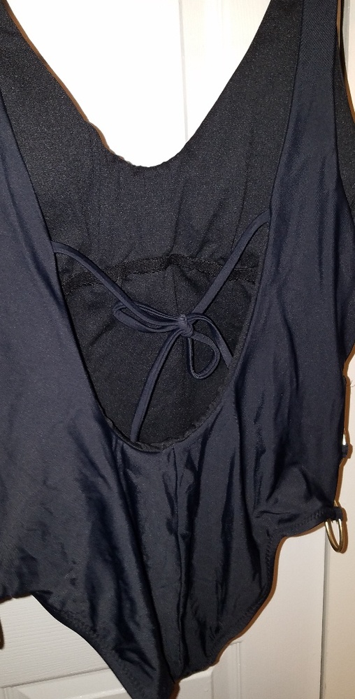 Swimsuit - Picture 4 of 5